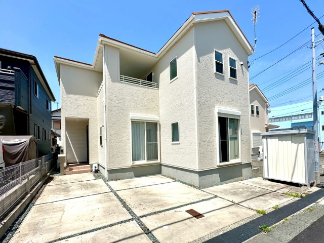 太陽光パネル設置済の築浅中古住宅【豊橋市山田三番町】